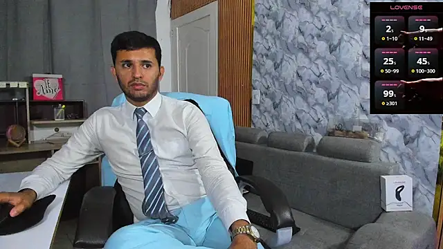 Hideintheoffice live sex cam