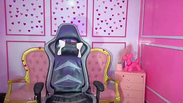 emma_adams_t's cam snapshot