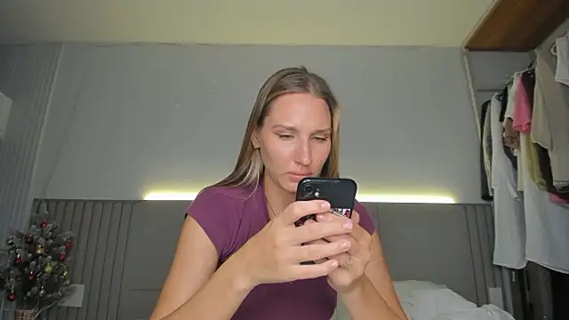 SofiClimbing live sex cam