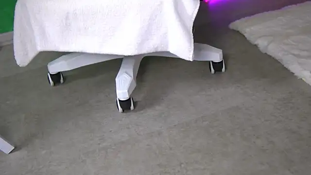 FoxieJullia's cam snapshot