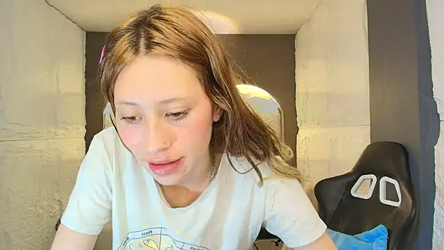 jazmin_r_'s cam snapshot