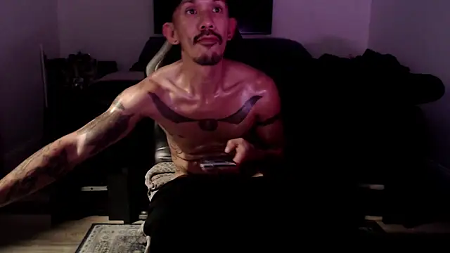 inc25cb@xh live sex cam