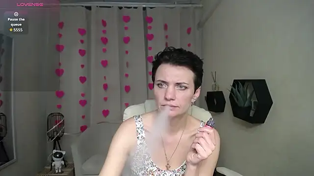 AvaSaturnian's cam snapshot