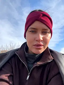 KikiWatson live sex cam