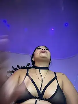 YaraXX1 live sex cam