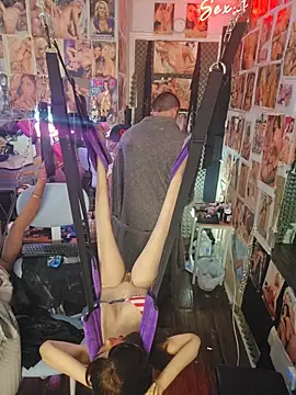 luvs2cumm69 live sex cam