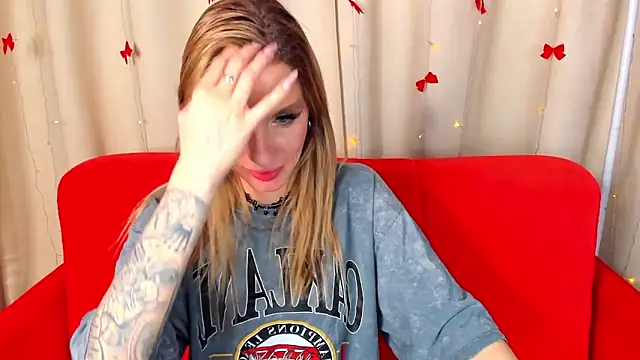 AlinaLovelyX's cam snapshot