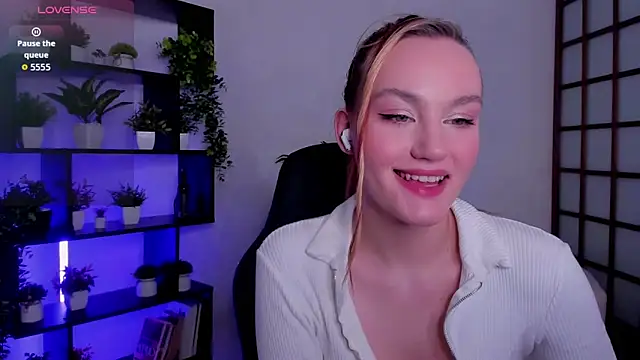 Ida_FaneStain's cam snapshot