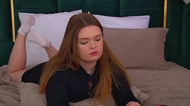 CrystalLyons's cam snapshot