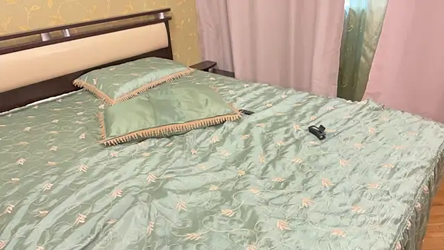 KarlynGow live sex cam