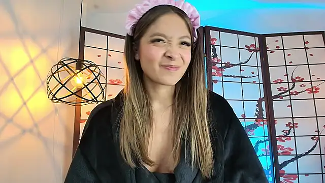 Victoria_Adams14's cam snapshot