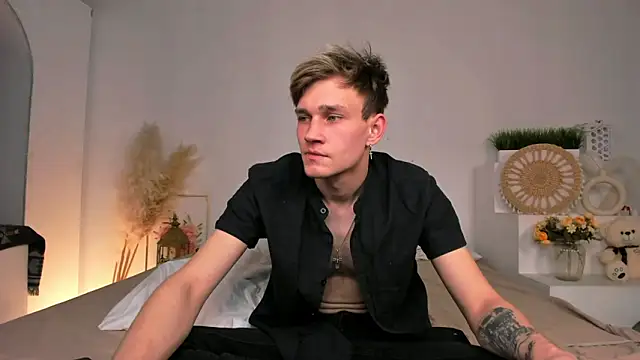 Volan_Starts live sex cam