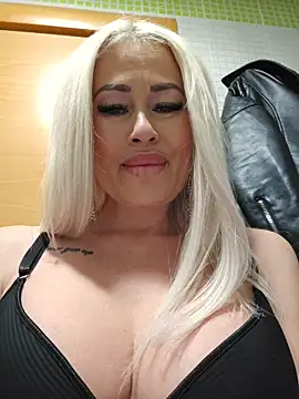 MILFBARBY live sex cam