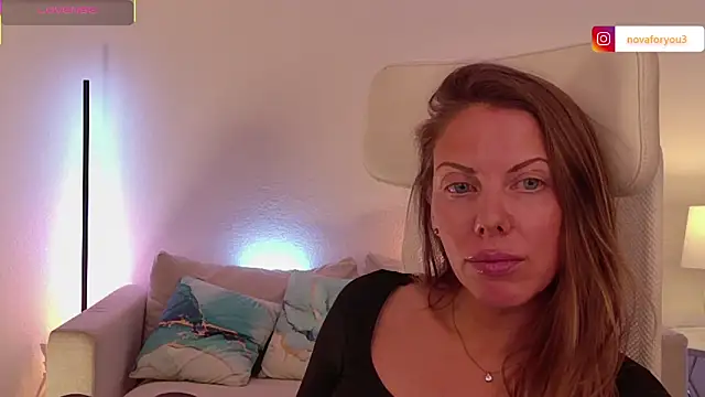 Nova-Lee live sex cam