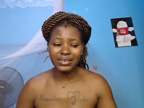 TrishaKalid's cam snapshot