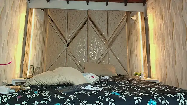 Hotcouple_222's cam snapshot