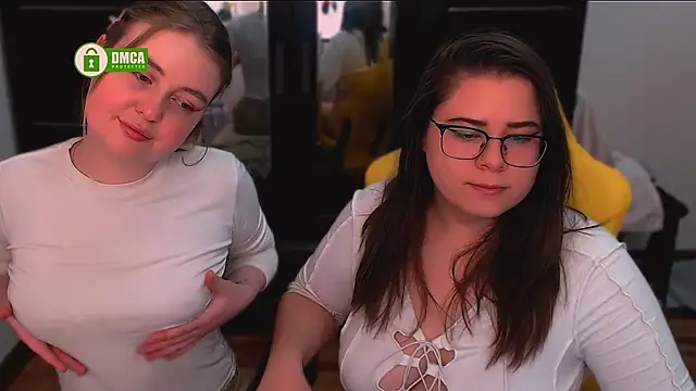 EvaAndLilith live sex cam