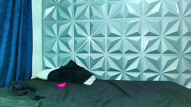 Aronjusting live sex cam