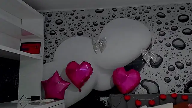 AlmaFancy's cam snapshot