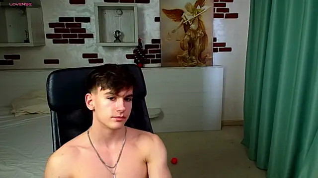 BradyFlint live sex cam