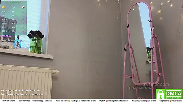 sweetuniporn live sex cam