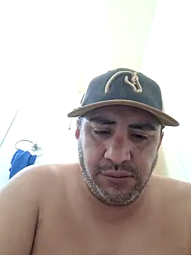 Manu2412 live sex cam