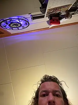 miguel910921 live sex cam