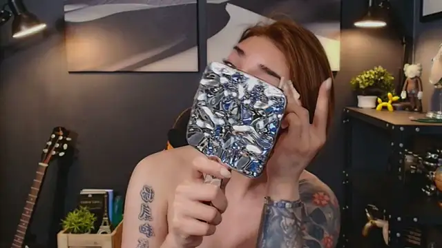 LetisiaRocks live sex cam