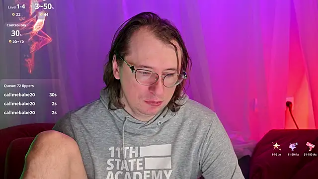 Claudia_and_elon_'s cam snapshot