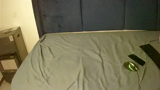 Pretty-C's cam snapshot