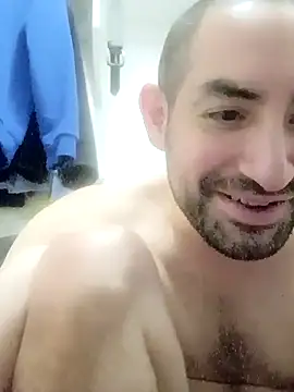 CumDumpPig83's cam snapshot