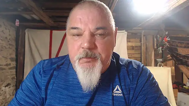 Newfiesausage1972's cam snapshot