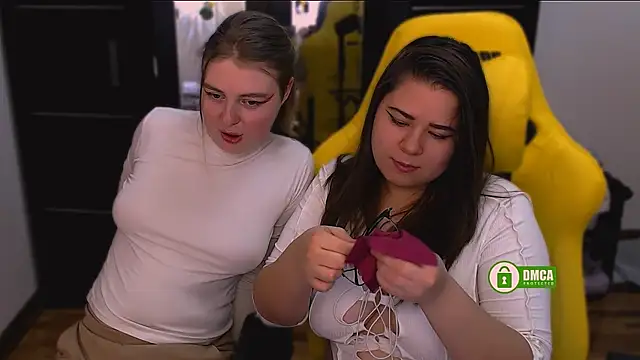 EvaAndLilith's cam snapshot