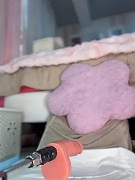 Milena-1's cam snapshot