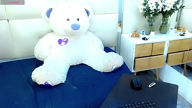isahotx live sex cam