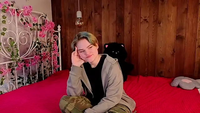 RoyceCamon's cam snapshot