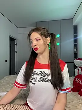 CurlyLara live sex cam