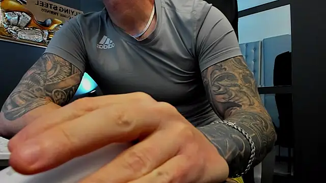 AronGrant live sex cam