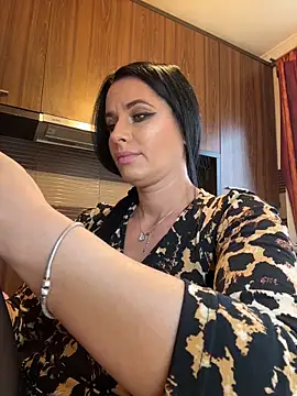 Hotmomcheckk_'s cam snapshot