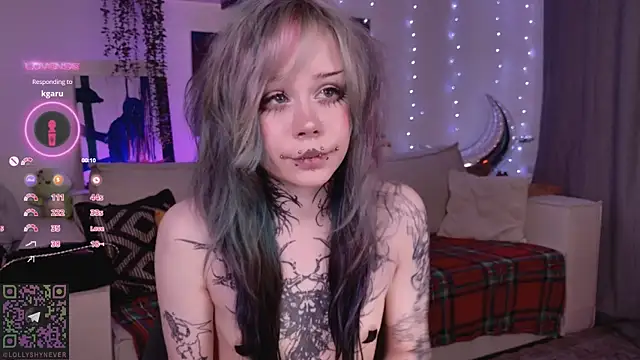 Lollyshy live sex cam