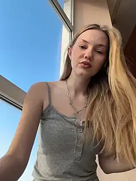 MilaMoone live sex cam