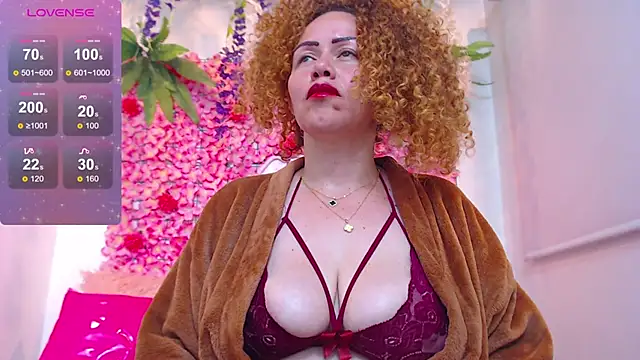 BLONDE_SEXYHOT's cam snapshot