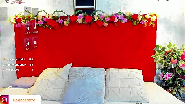 SilvannaFit live sex cam