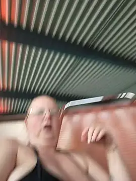 _Becca_und_Nimmersatt_'s cam snapshot