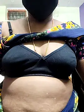 yamini1431 live sex cam