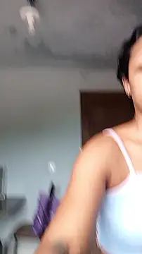 indiazinhabella27 live sex cam