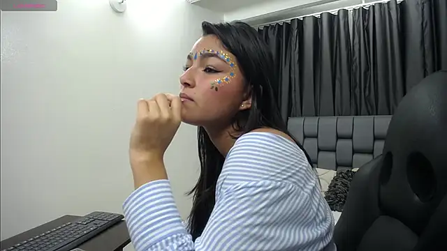 gurisha_priya's cam snapshot