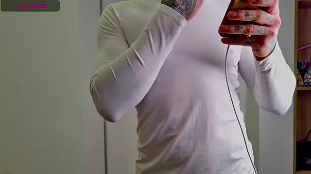 white_King9999's cam snapshot