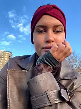 KikiWatson live sex cam