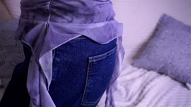 MindaGuyett's cam snapshot